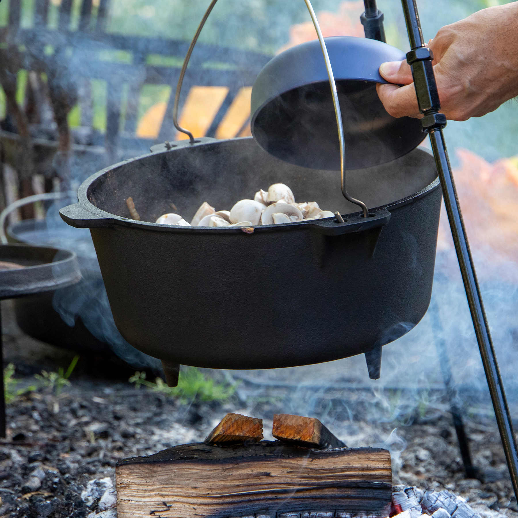 Казан з кришкою Bo-Camp Dutch Oven Cast Iron 31 cm / 7.1 L Black (2122415) — фото 10